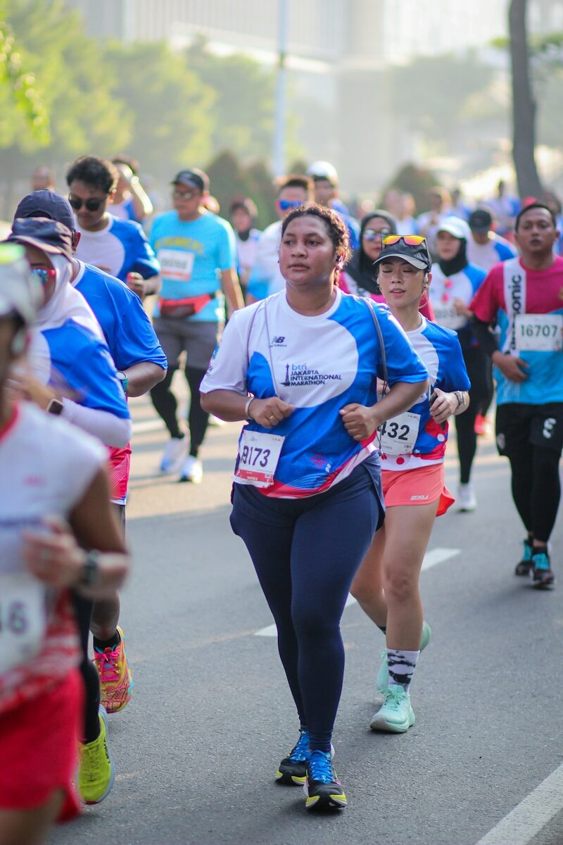 Mujeres corriendo en la Carrera de la Mujer Madrid 2026.