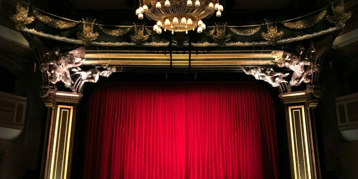 red curtain stage