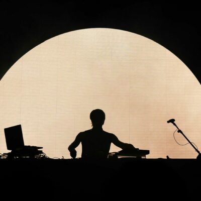 Time Warp Spain DJ con luna en pantalla en IFEMA Madrid