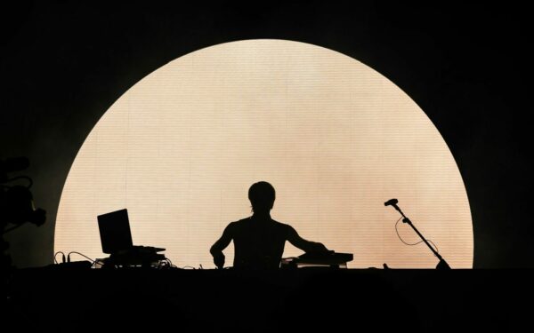 Time Warp Spain DJ con luna en pantalla en IFEMA Madrid
